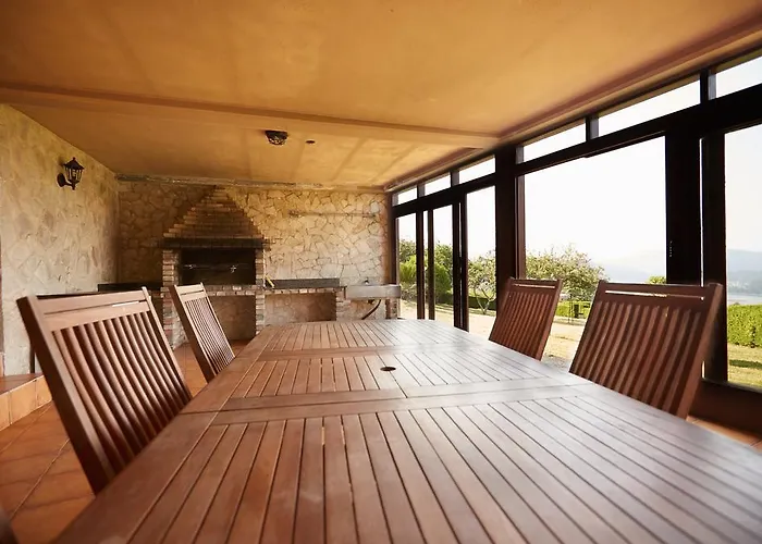 Casa Lamelas Kır Evi